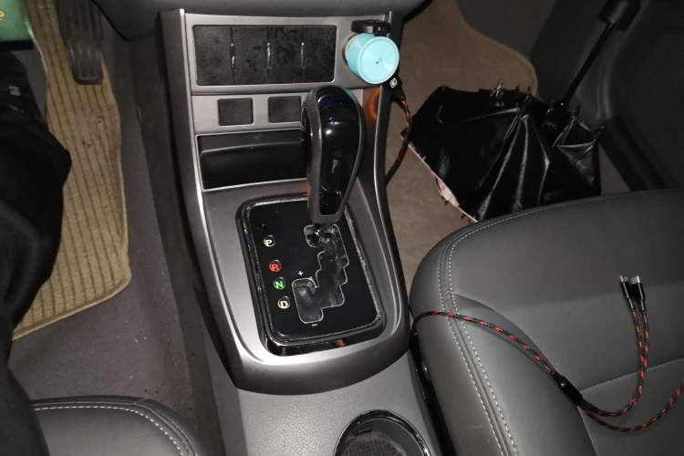 Used Geely Auto Classic Emgrand 2012 Hatchback 1.8L CVT Luxury Model Gear Lever