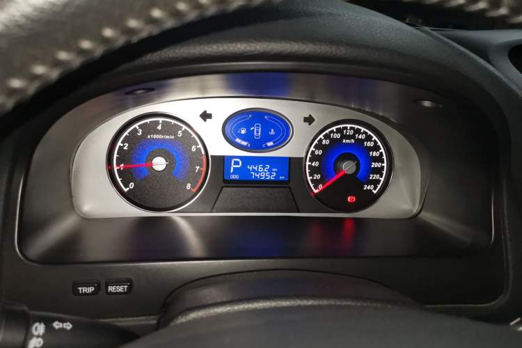 Used Geely Auto Classic Emgrand 2012 Hatchback 1.8L CVT Luxury Model Instrument Cluster