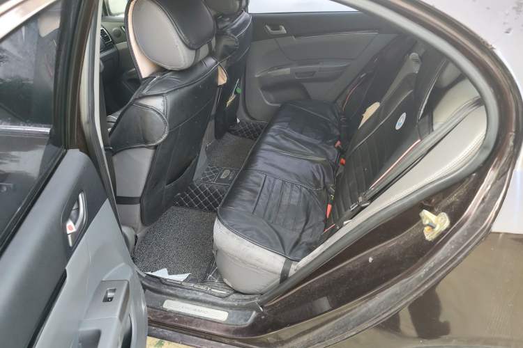 Used Geely Auto Classic Emgrand 2012 Sedan 1.8L Manual Luxury Model Left Rear Seat
