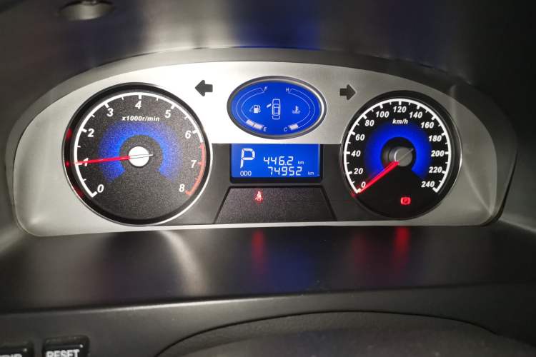 Used Geely Auto Classic Emgrand 2012 Hatchback 1.8L CVT Luxury Model Odometer Close Up