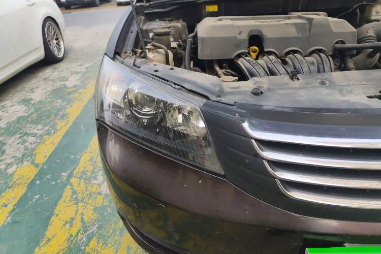 Used Geely Auto Classic Emgrand 2012 Sedan 1.8L Manual Luxury Model Right Front Headlight