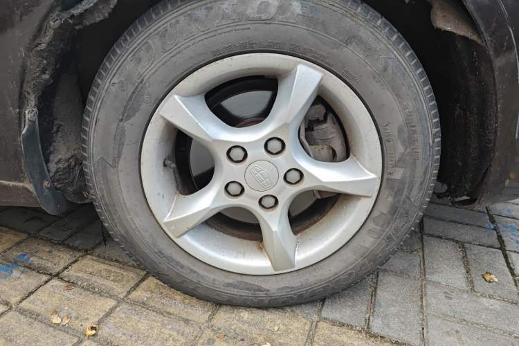 Used Geely Auto Classic Emgrand 2012 Sedan 1.5L Manual Chao Yue Huimin Model Right Front Wheel Hub
