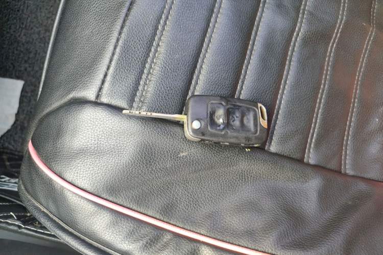 Used Geely Auto Classic Emgrand 2012 Sedan 1.8L Manual Luxury Model Vehicle Key