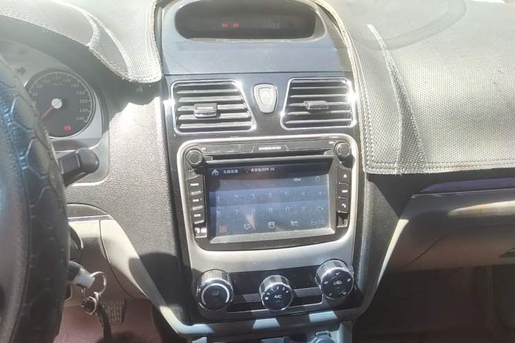 Used Geely Auto Classic Emgrand 2012 Hatchback 1.5L Manual Comfort Model Audio And AC Panel