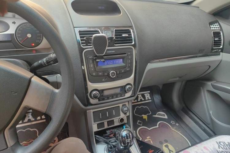 Used Geely Auto Classic Emgrand 2012 Sedan 1.5L Manual Comfort Model Audio And AC Panel