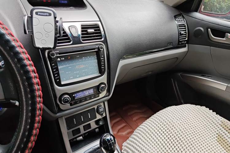Used Geely Auto Classic Emgrand 2012 Hatchback 1.5L Manual Chao Yue Model Audio And AC Panel