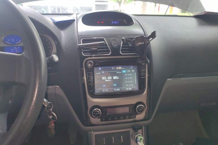 Used Geely Auto Classic Emgrand 2012 Sedan 1.5L Manual Standard Model Audio And AC Panel
