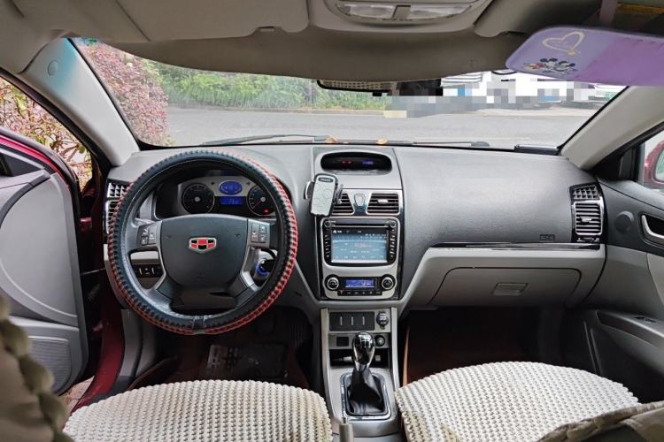 Used Geely Auto Classic Emgrand 2012 Hatchback 1.5L Manual Chao Yue Model Center Console