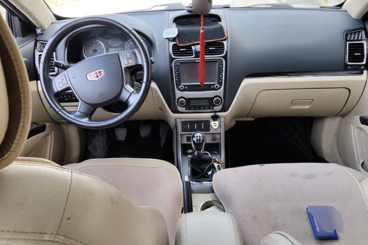 Used Geely Auto Classic Emgrand 2012 Sedan 1.8L Manual Luxury Model Center Console