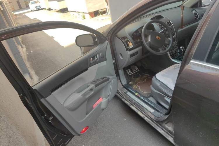 Used Geely Auto Classic Emgrand 2012 Sedan 1.5L Manual Comfort Model Driver Seat