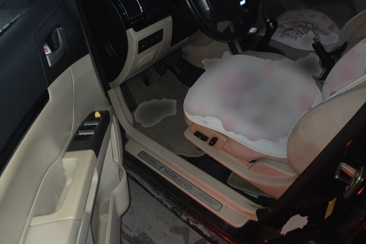 Used Geely Auto Classic Emgrand 2012 Sedan 1.8L Manual Luxury Model Driver Seat