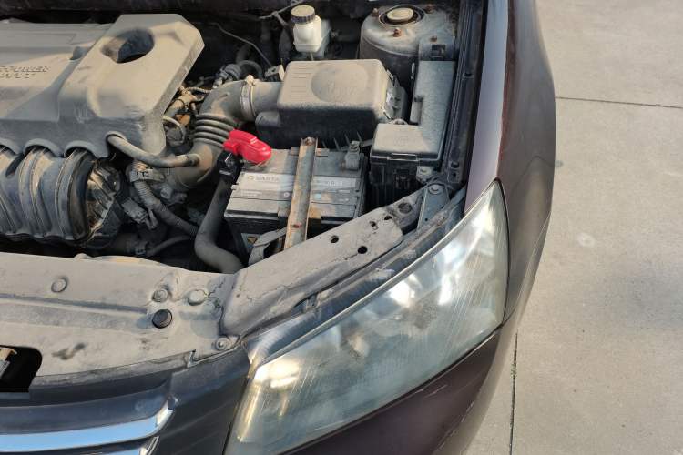 Used Geely Auto Classic Emgrand 2012 Sedan 1.5L Manual Comfort Model Engine Bay Left