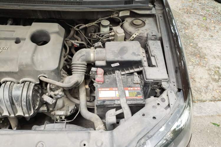 Used Geely Auto Classic Emgrand 2012 Sedan 1.5L Manual Standard Model Engine Bay Left