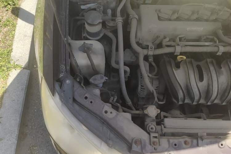 Used Geely Auto Classic Emgrand 2012 Hatchback 1.5L Manual Comfort Model Engine Bay Right