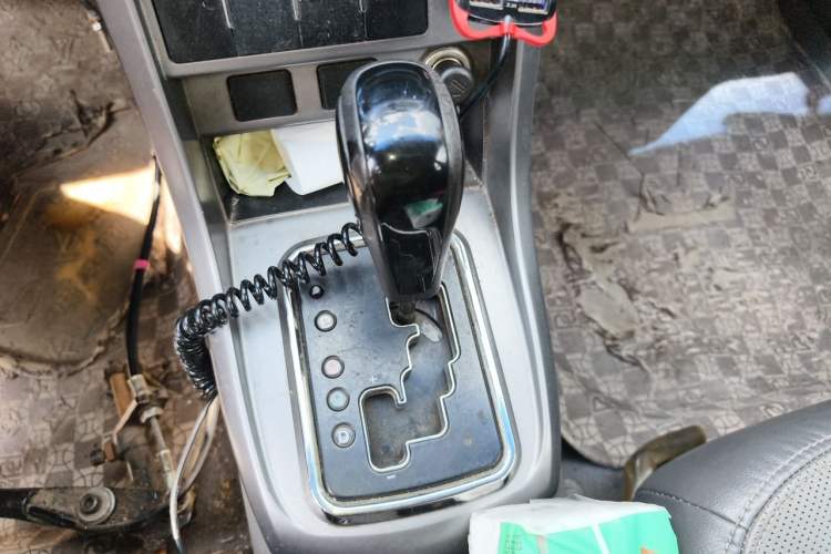 Used Geely Auto Classic Emgrand 2012 Hatchback 1.8L CVT Luxury Model Gear Lever