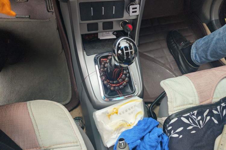 Used Geely Auto Classic Emgrand 2012 Sedan 1.5L Manual Chao Yue Huimin Model Gear Lever