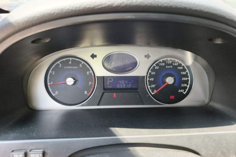 Used Geely Auto Classic Emgrand 2012 Hatchback 1.8L CVT Luxury Model Instrument Cluster