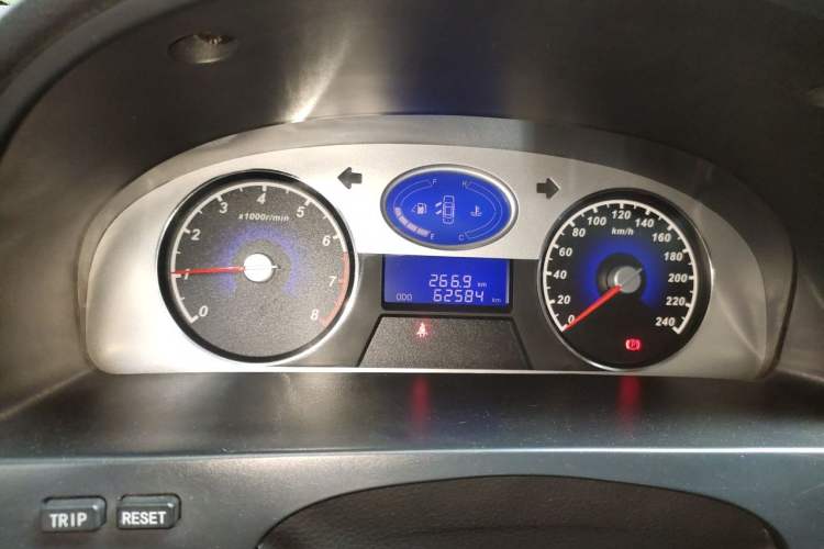 Used Geely Auto Classic Emgrand 2012 Sedan 1.5L Manual Standard Model Instrument Cluster