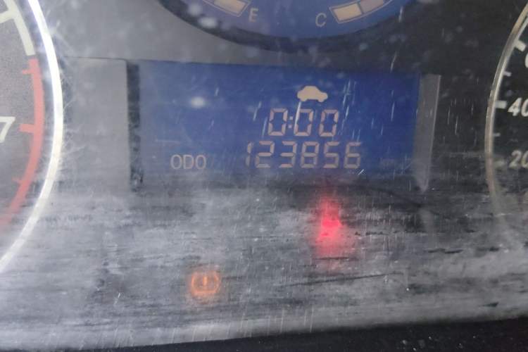 Used Geely Auto Classic Emgrand 2012 Sedan 1.8L Manual Luxury Model Odometer Close Up