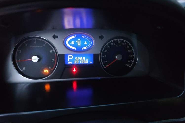 Used Geely Auto Classic Emgrand 2012 Hatchback 1.8L CVT Comfort Model Odometer Close Up