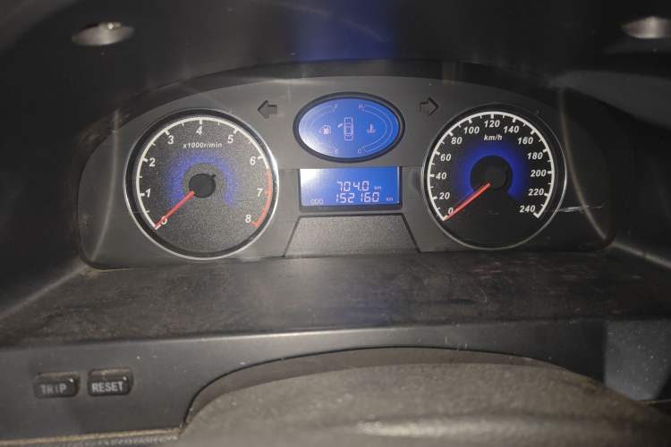 Used Geely Auto Classic Emgrand 2012 Sedan 1.8L Manual Luxury Model Odometer Close Up