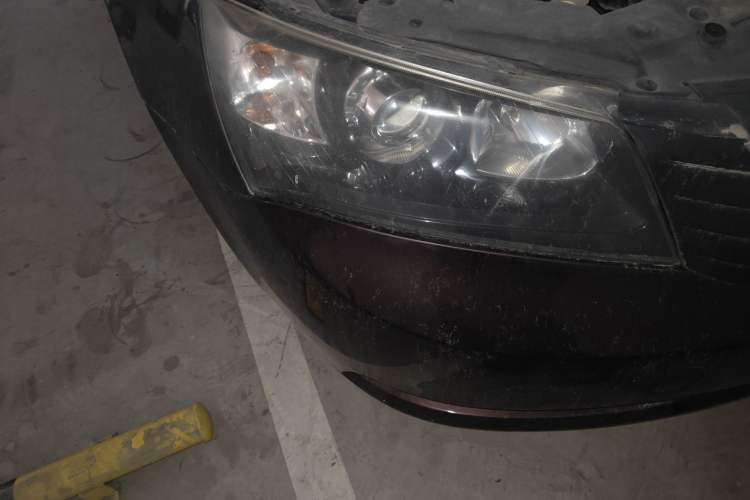Used Geely Auto Classic Emgrand 2012 Sedan 1.8L Manual Luxury Model Right Front Headlight