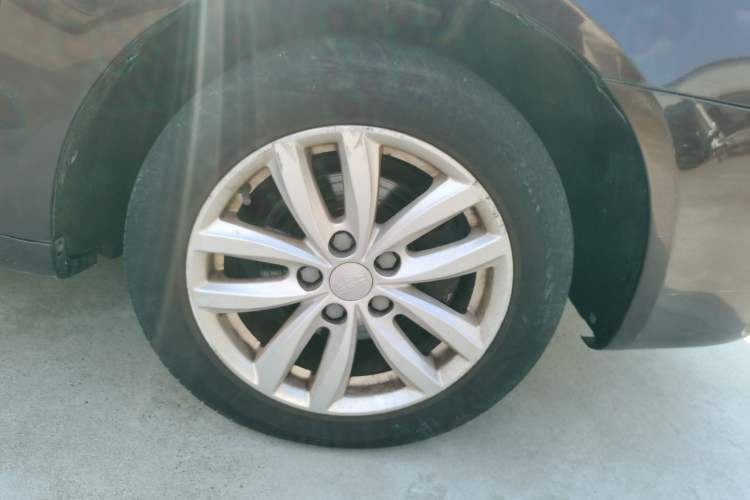 Used Geely Auto Classic Emgrand 2012 Sedan 1.5L Manual Comfort Model Right Front Wheel Hub