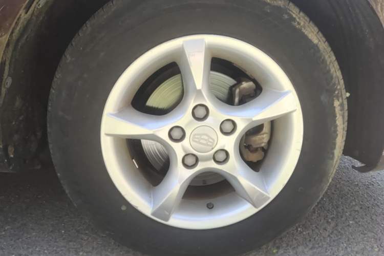 Used Geely Auto Classic Emgrand 2012 Hatchback 1.5L Manual Comfort Model Right Front Wheel Hub
