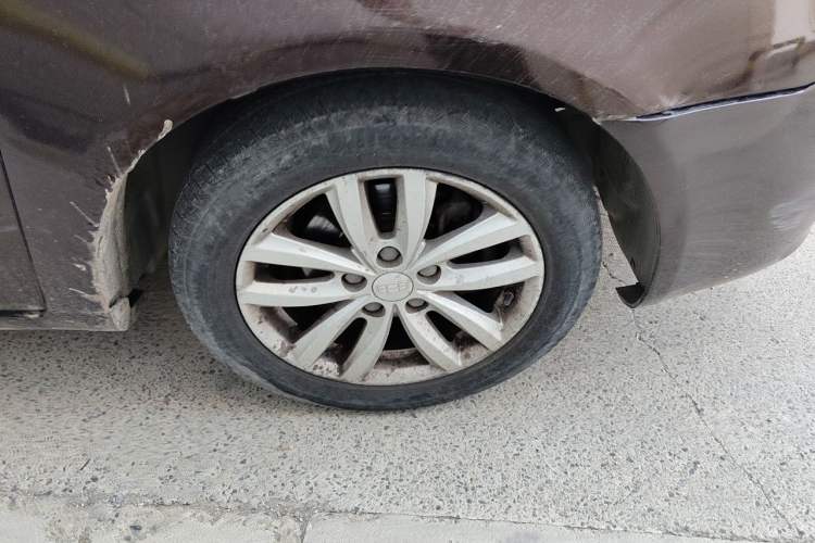 Used Geely Auto Classic Emgrand 2012 Sedan 1.8L Manual Luxury Model Right Front Wheel Hub