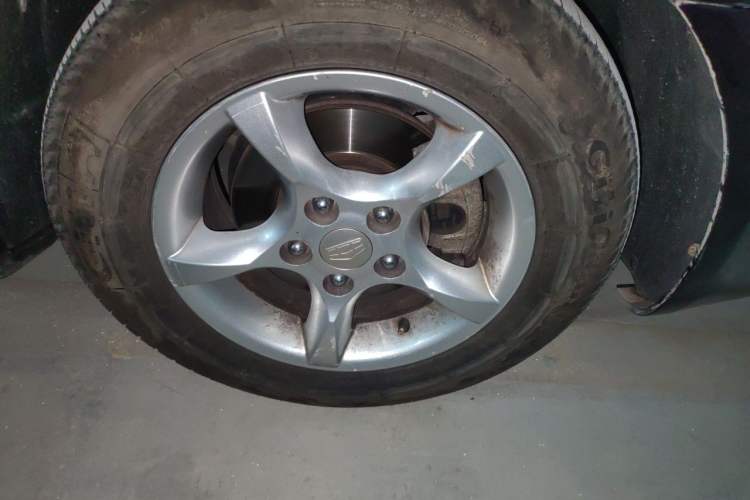 Used Geely Auto Classic Emgrand 2012 Sedan 1.8L Manual Comfort Model Right Front Wheel Hub