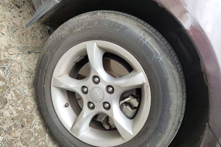 Used Geely Auto Classic Emgrand 2012 Sedan 1.5L Manual Standard Model Right Front Wheel Hub