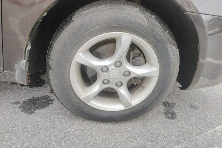 Used Geely Auto Classic Emgrand 2012 Sedan 1.5L Manual Comfort Model Right Front Wheel Hub