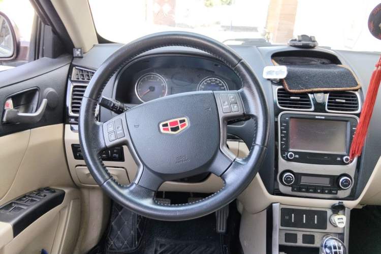 Used Geely Auto Classic Emgrand 2012 Sedan 1.8L Manual Luxury Model Steering Wheel