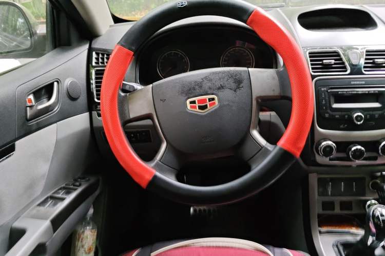 Used Geely Auto Classic Emgrand 2012 Sedan 1.5L Manual Chao Yue Huimin Model Steering Wheel