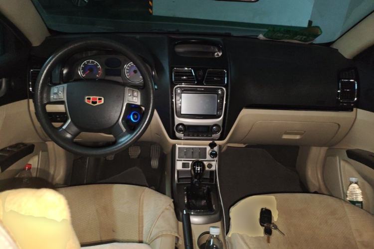 Used Geely Auto Classic Emgrand 2012 Sedan 1.5L Manual Comfort Model Center Console