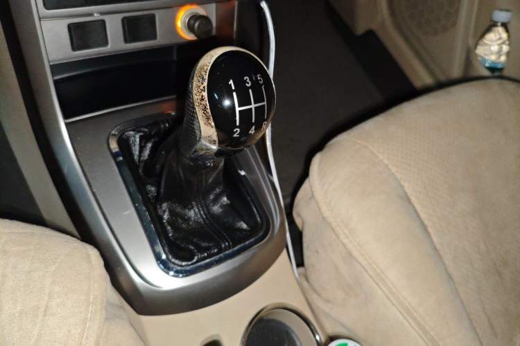 Used Geely Auto Classic Emgrand 2012 Sedan 1.5L Manual Comfort Model Gear Lever
