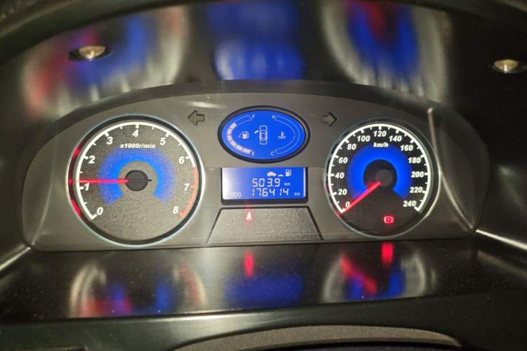 Used Geely Auto Classic Emgrand 2012 Sedan 1.5L Manual Comfort Model Odometer Close Up