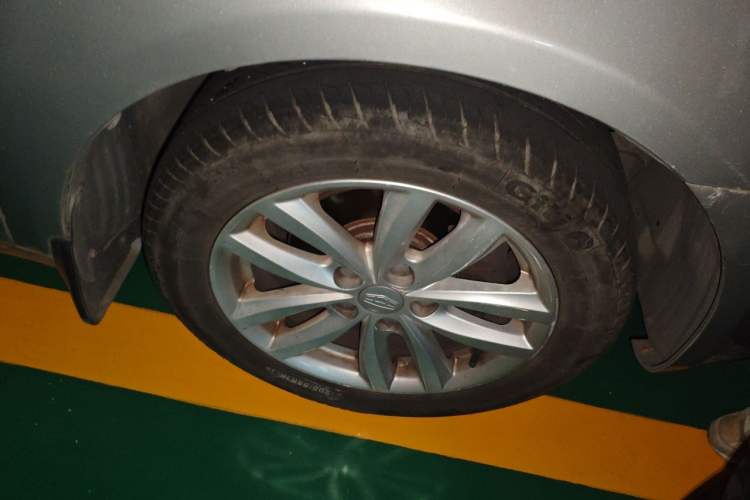 Used Geely Auto Classic Emgrand 2012 Sedan 1.5L Manual Comfort Model Right Front Wheel Hub