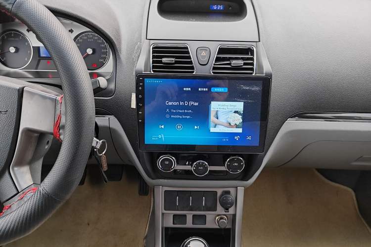 Used Geely Auto Classic Emgrand 2012 Hatchback 1.5L Manual Chao Yue Huimin Model Audio And AC Panel