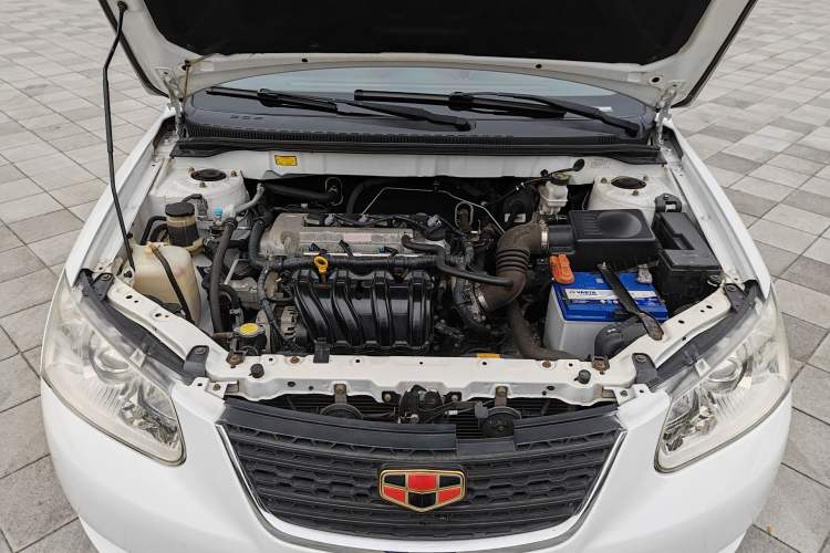 Used Geely Auto Classic Emgrand 2012 Hatchback 1.5L Manual Chao Yue Huimin Model Engine Bay
