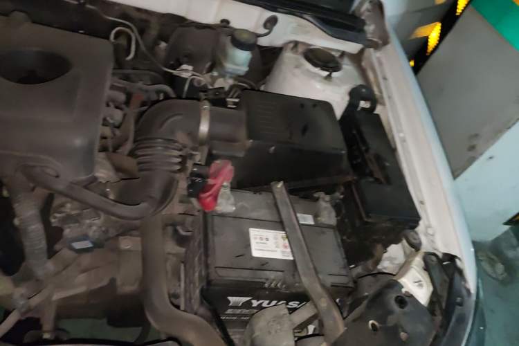 Used Geely Auto Classic Emgrand 2012 Sedan 1.8L CVT Luxury Model Engine Bay Left