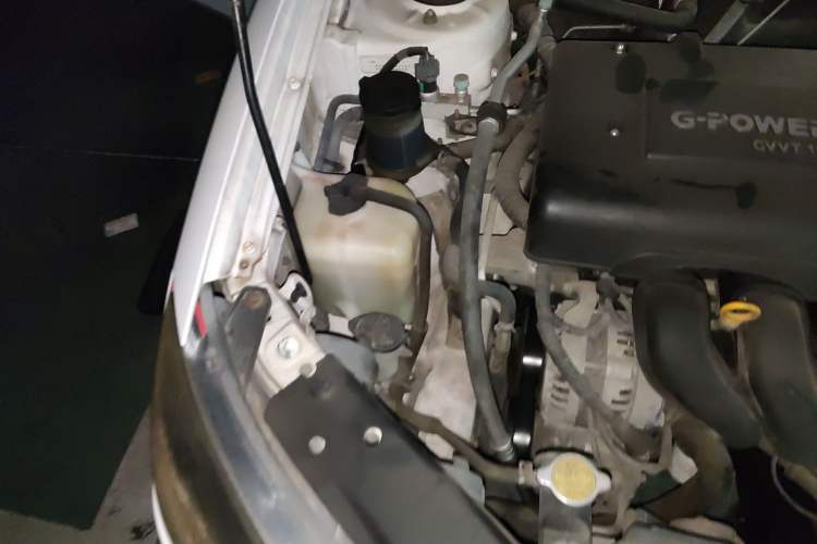 Used Geely Auto Classic Emgrand 2012 Sedan 1.8L CVT Luxury Model Engine Bay Right