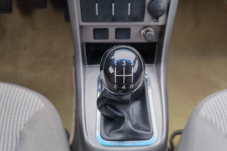 Used Geely Auto Classic Emgrand 2012 Hatchback 1.5L Manual Chao Yue Huimin Model Gear Lever