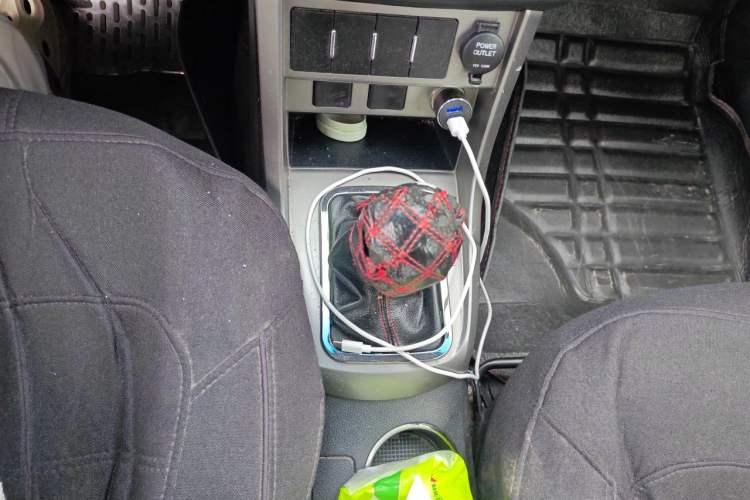 Used Geely Auto Classic Emgrand 2012 Hatchback 1.5L Manual Chao Yue Huimin Model Gear Lever