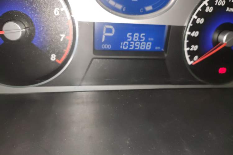 Used Geely Auto Classic Emgrand 2012 Sedan 1.8L CVT Luxury Model Odometer Close Up