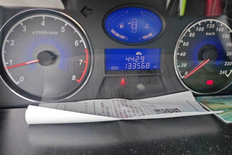 Used Geely Auto Classic Emgrand 2012 Hatchback 1.5L Manual Chao Yue Huimin Model Odometer Close Up