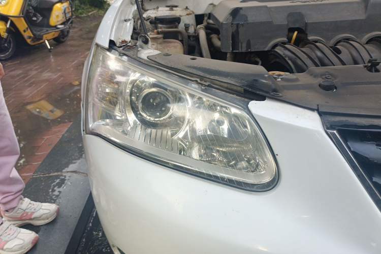 Used Geely Auto Classic Emgrand 2012 Hatchback 1.5L Manual Comfort Model Right Front Headlight