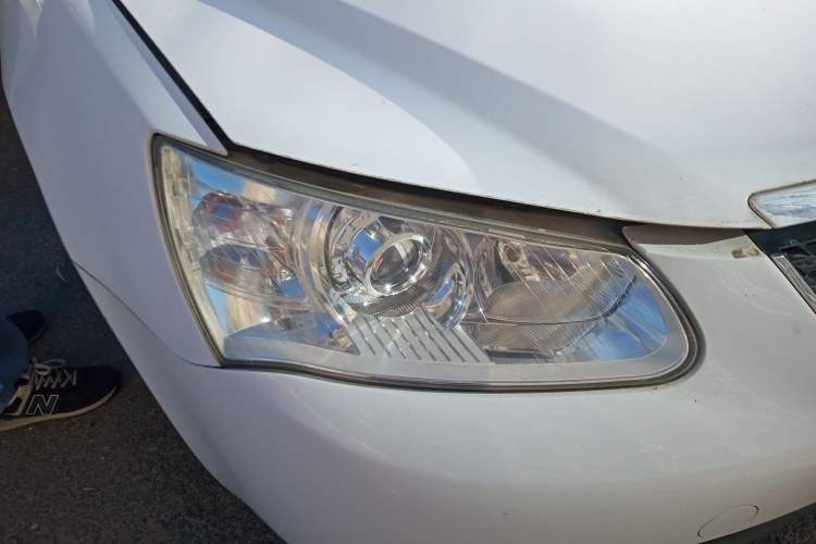 Used Geely Auto Classic Emgrand 2012 Hatchback 1.5L Manual Luxury Model Right Front Headlight
