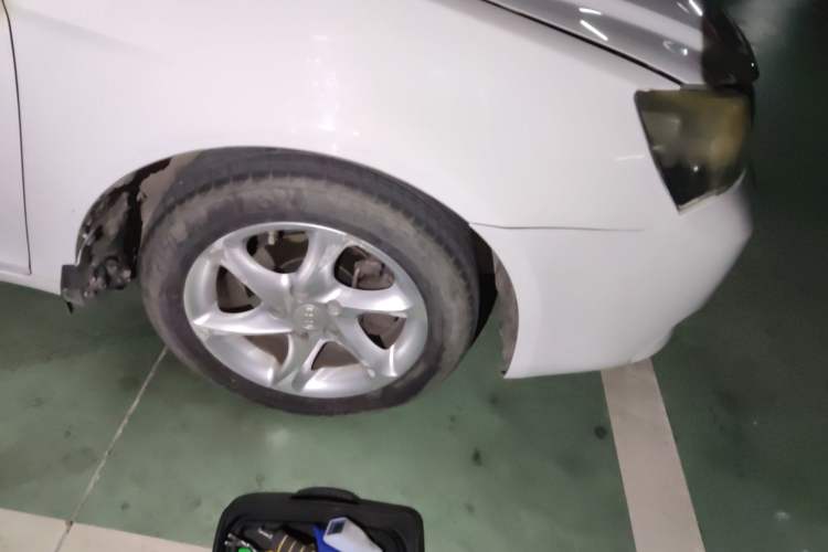 Used Geely Auto Classic Emgrand 2012 Sedan 1.8L CVT Luxury Model Right Front Wheel Hub