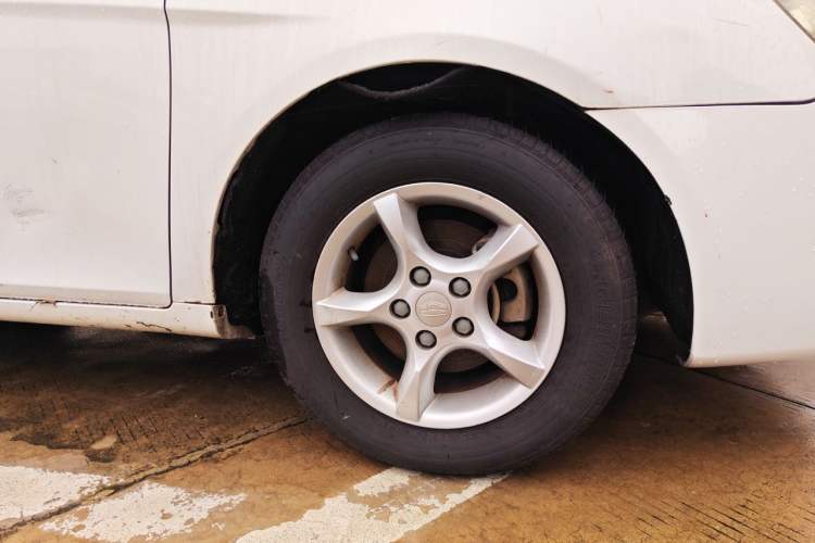 Used Geely Auto Classic Emgrand 2012 Hatchback 1.5L Manual Chao Yue Huimin Model Right Front Wheel Hub